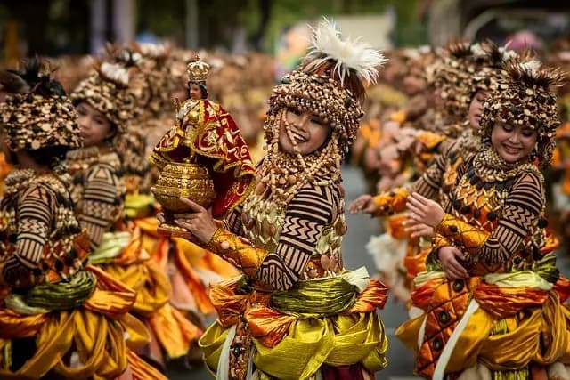 8 Festivals Culturels Uniques à Découvrir dans le Monde