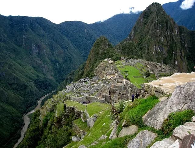 Les 10 Expériences de Voyage Unique à Ne Pas Manquer