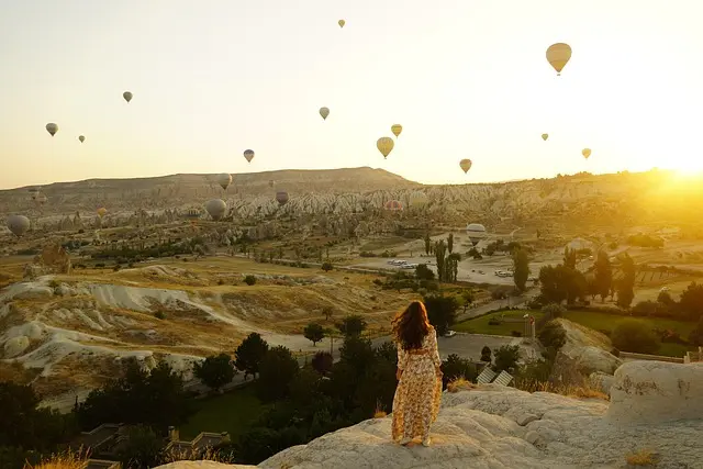 Les Expériences de Voyage Uniques à Vivre Absolument
