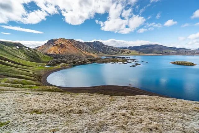 Les Meilleures Destinations Insolites à Explorer